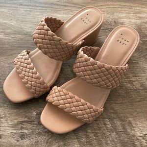 Nude braided heels 🤎